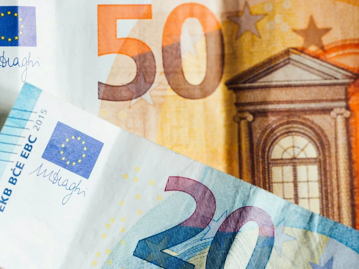 Euro-Geldscheine zu 10, 20 und 50 Euro